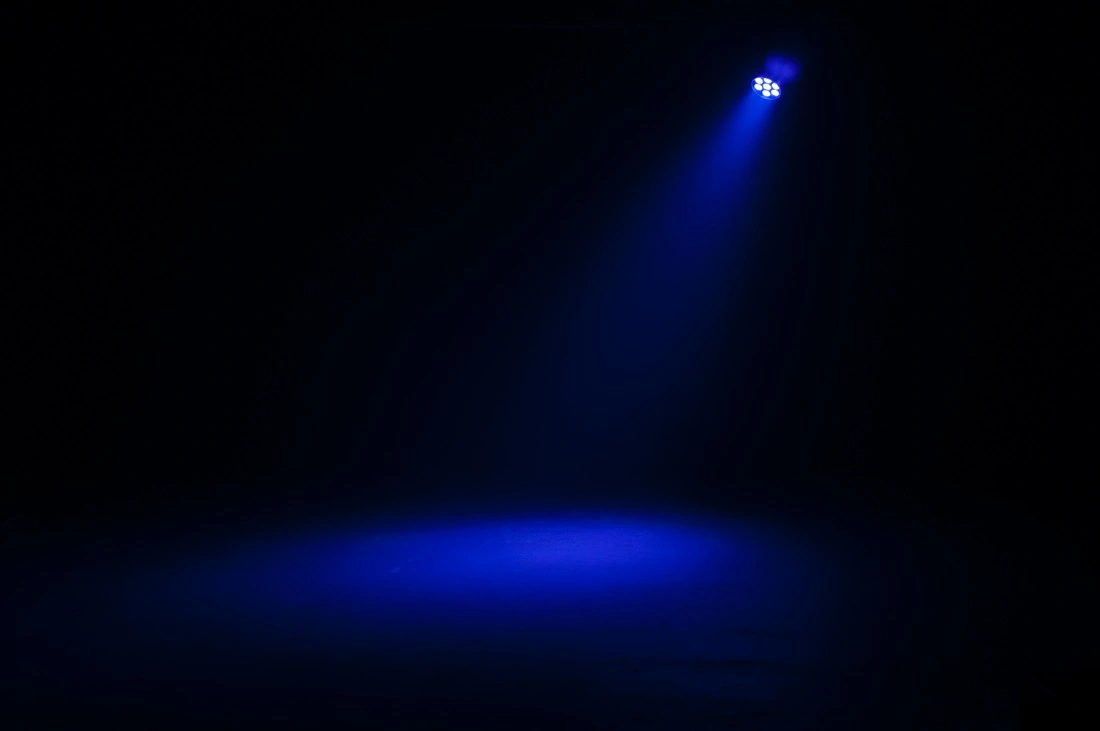 American DJ 7P HEX IP – Outdoor LED-PAR mit 7×12 W HEX LEDs