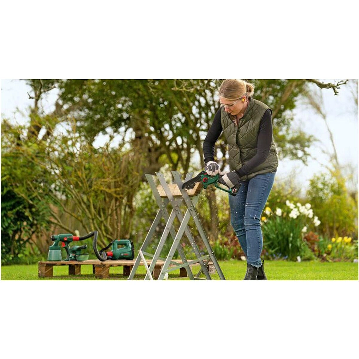 Akku Gehölzschneider BOSCH EasyChain 18V-15-7 + GRATIS Ersatzakku PBA 18V Li-Ion (2,5 Ah)