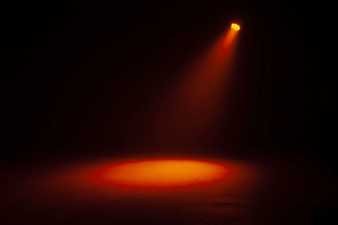 American DJ 7P HEX IP – Outdoor LED-PAR mit 7×12 W HEX LEDs